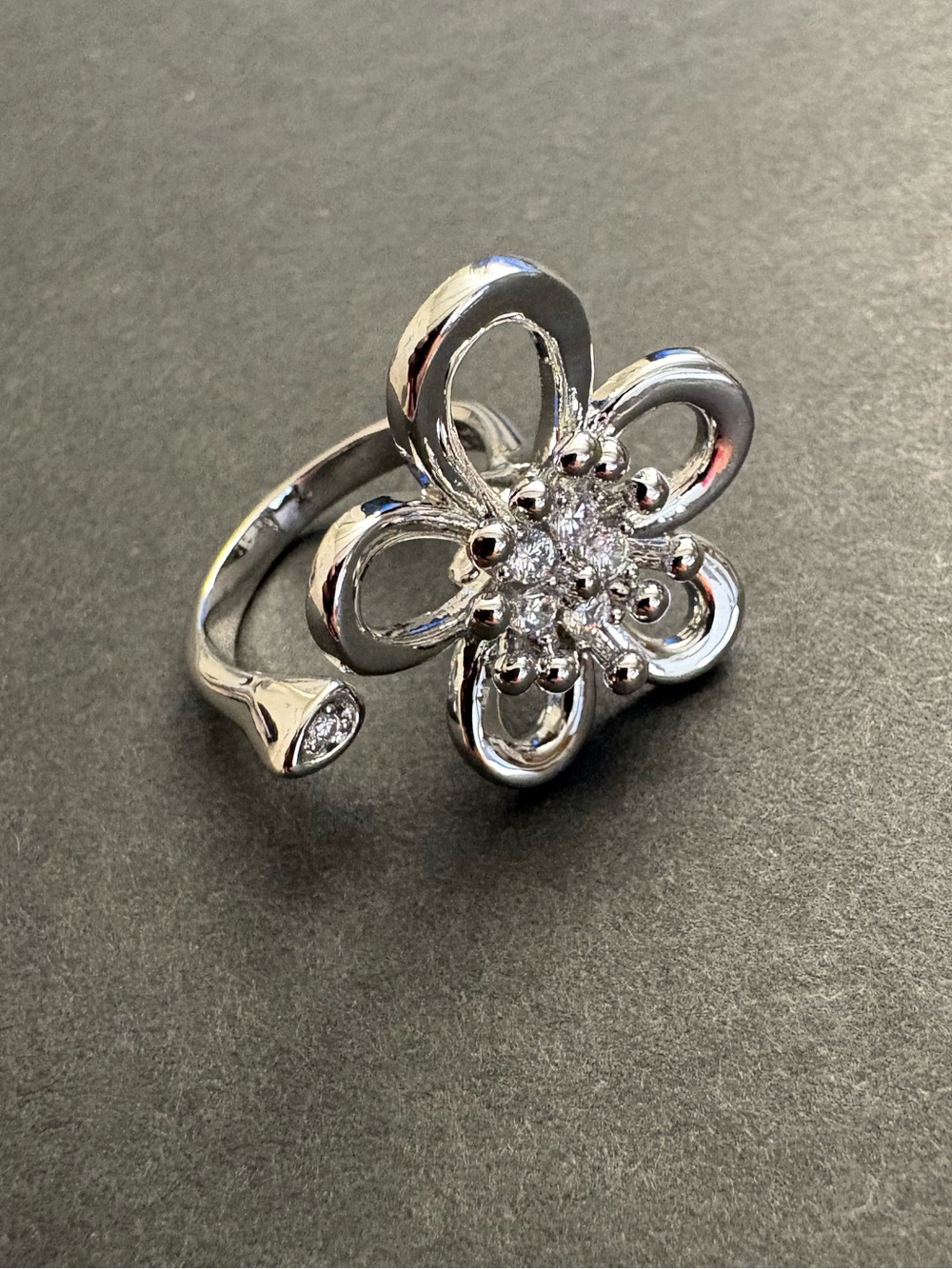 Stainless Steel Fashion Flower Ring Rhinestones Adjustable Band